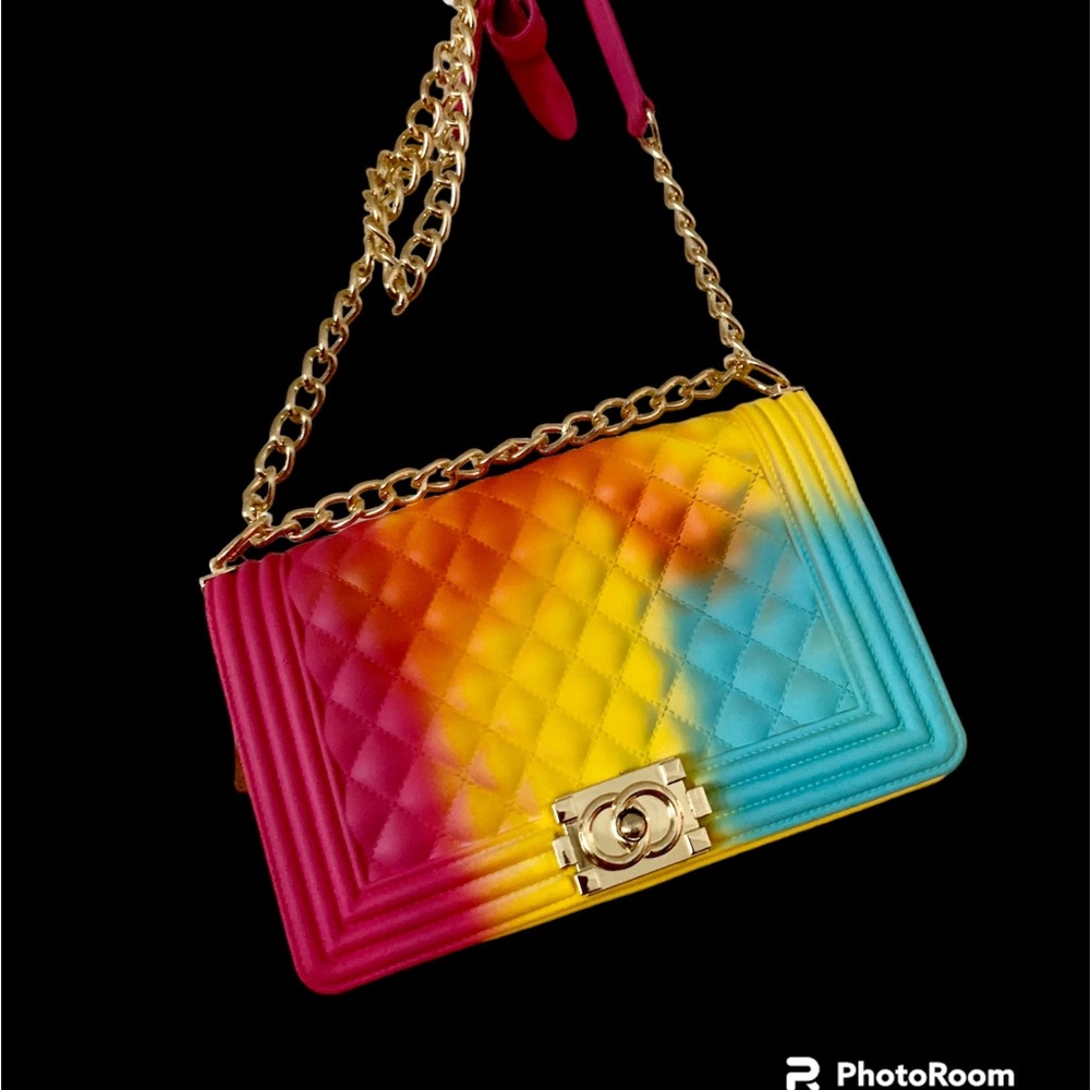 Beautiful shoulder link chain purse.